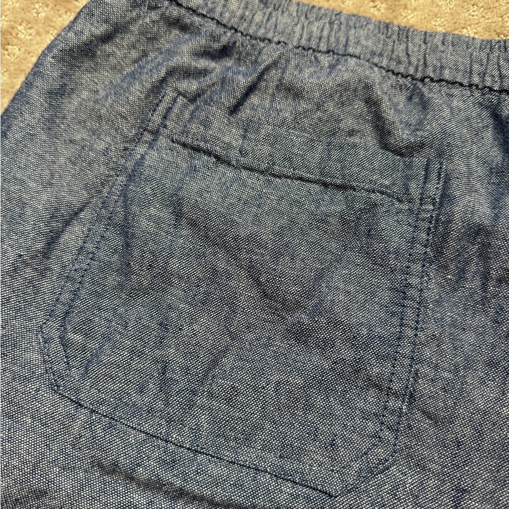 Old Navy Women's Jean colored Linen Shorts - Picture 4 of 7
